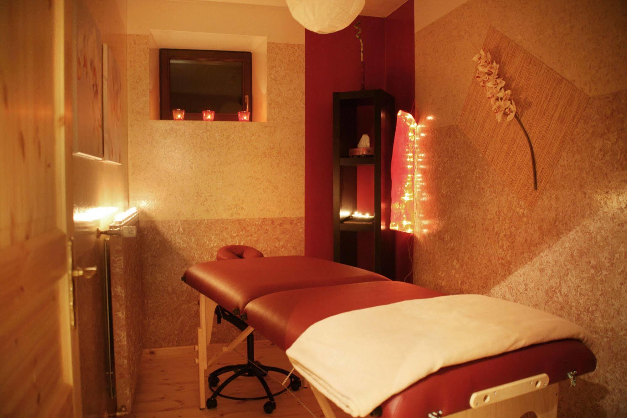 Worners Schloss Weingut & Wellness-Hotel Prichsenstadt Eksteriør billede