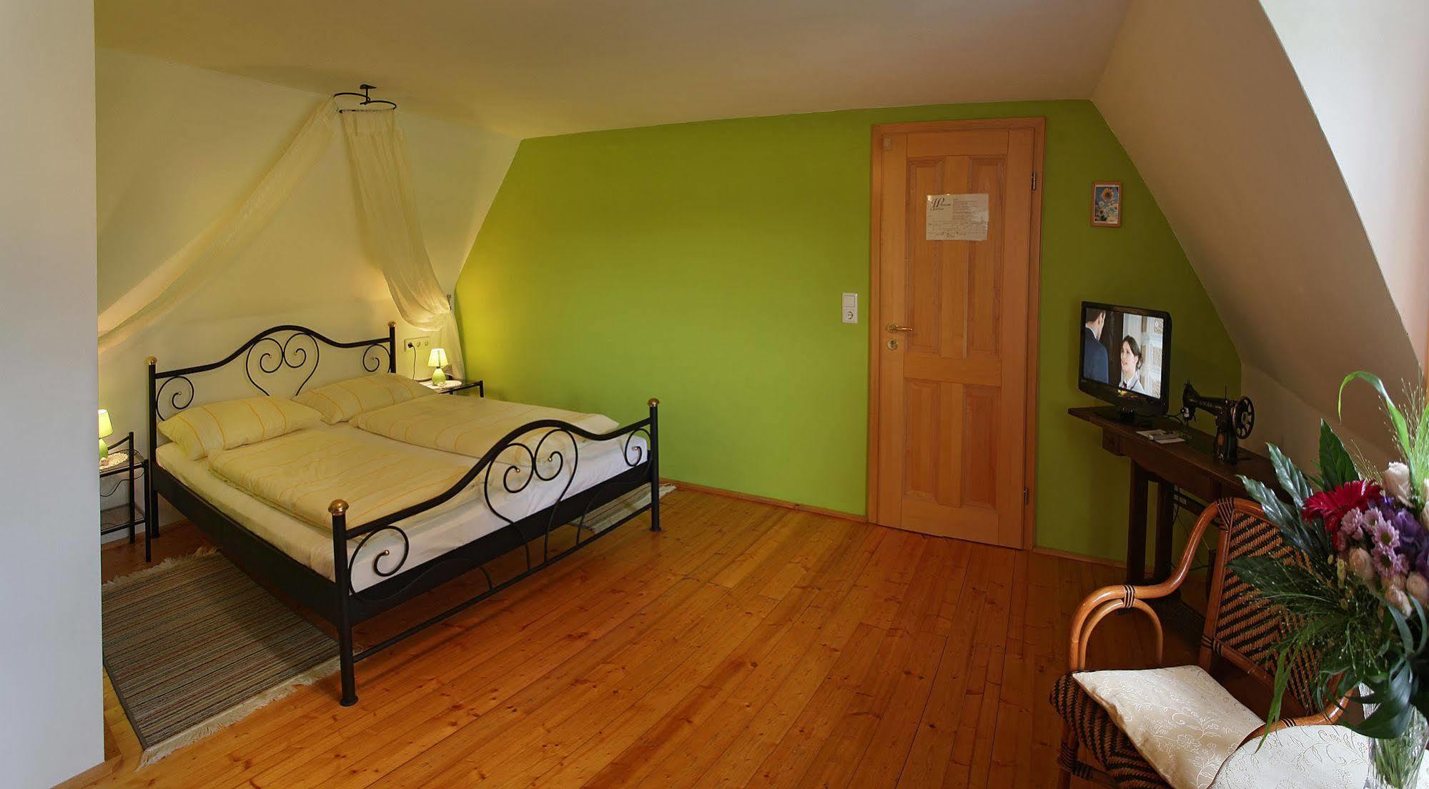 Worners Schloss Weingut & Wellness-Hotel Prichsenstadt Eksteriør billede