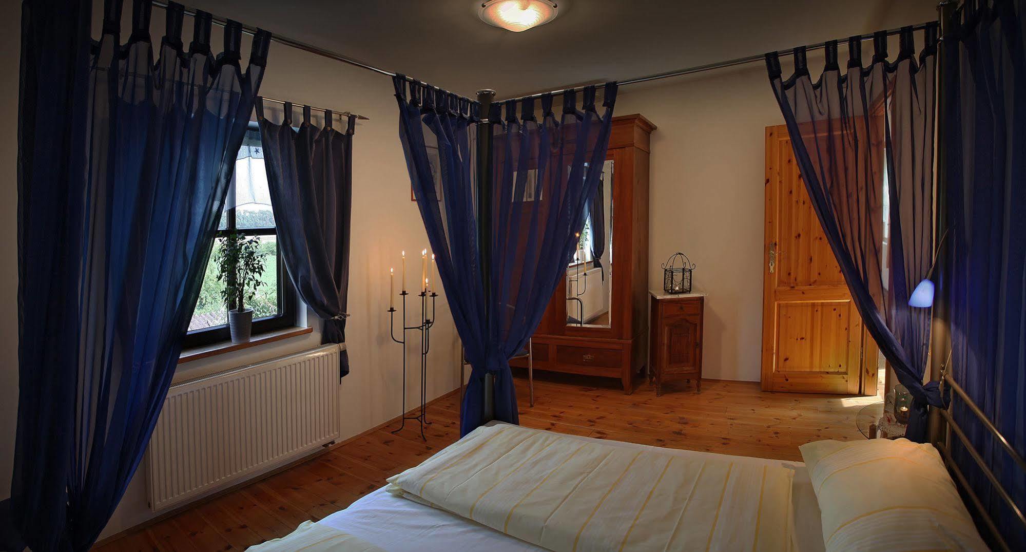 Worners Schloss Weingut & Wellness-Hotel Prichsenstadt Eksteriør billede