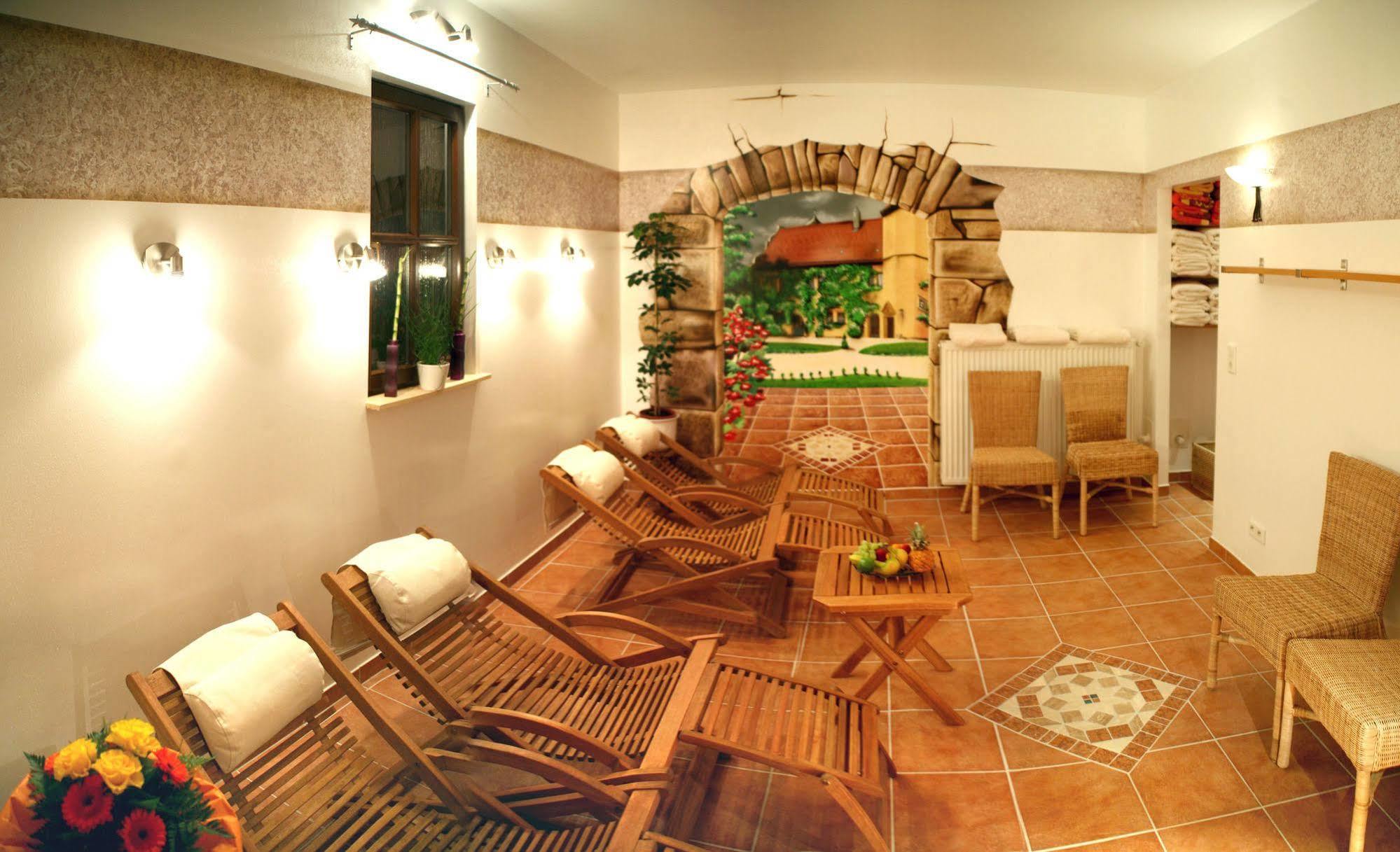 Worners Schloss Weingut & Wellness-Hotel Prichsenstadt Eksteriør billede
